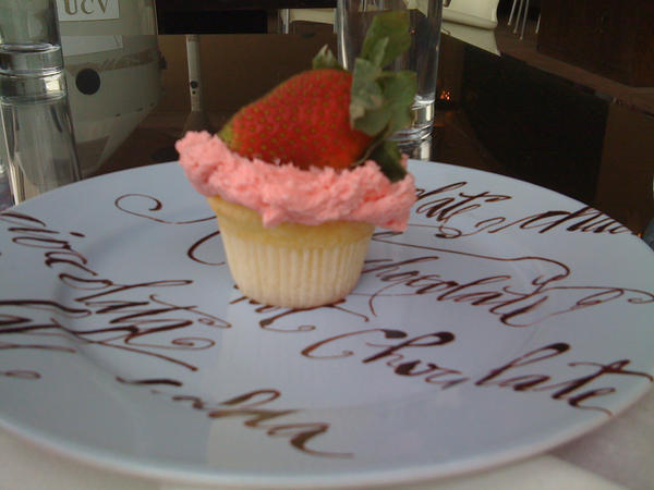 strawberyCake in Chocolate bar