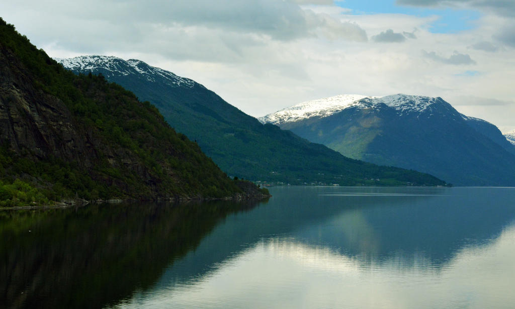 Sailing the fjords to Skjolden 42