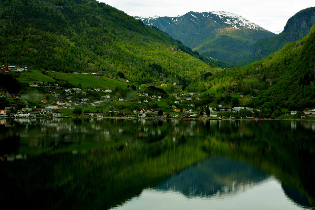 Sailing the fjords to Skjolden 57