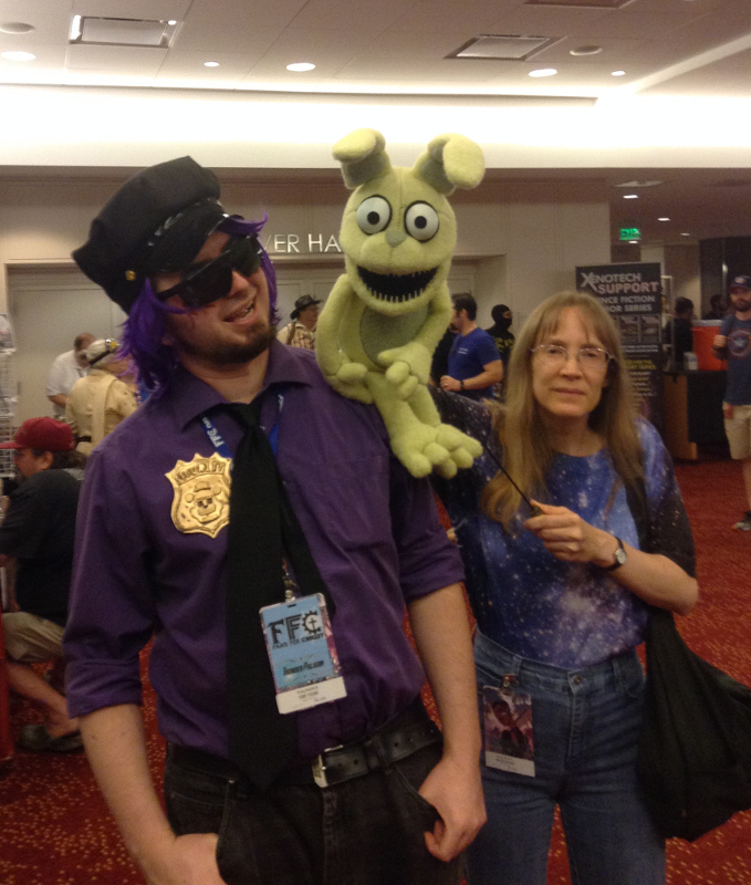 Plushtrap makes another friend(?) at Dragoncon