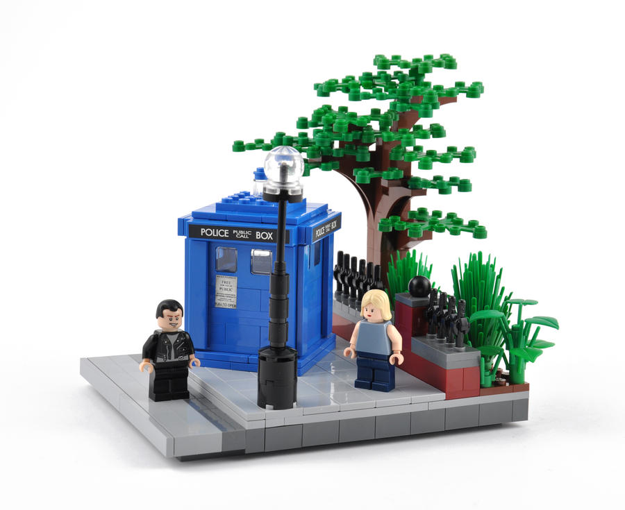 LEGO TARDIS Outside by Xenomurph on DeviantArt