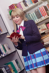 Kotori Minami - At the library
