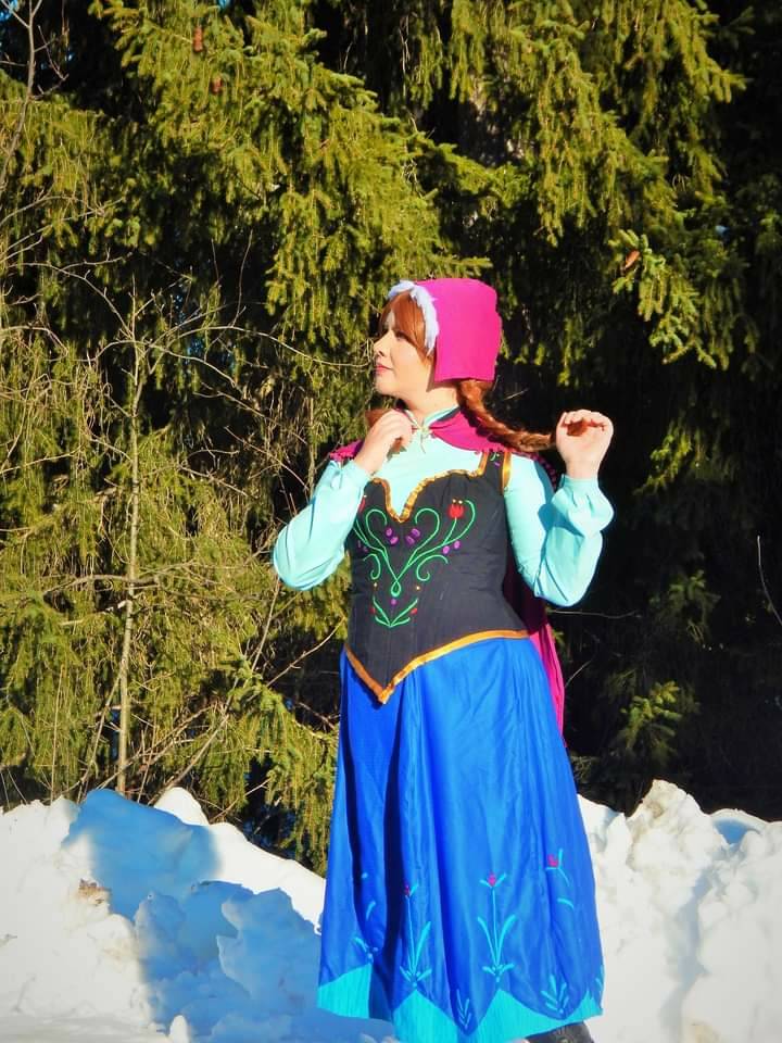 Anna of Arendelle cosplay by HeikoNoSumi on DeviantArt