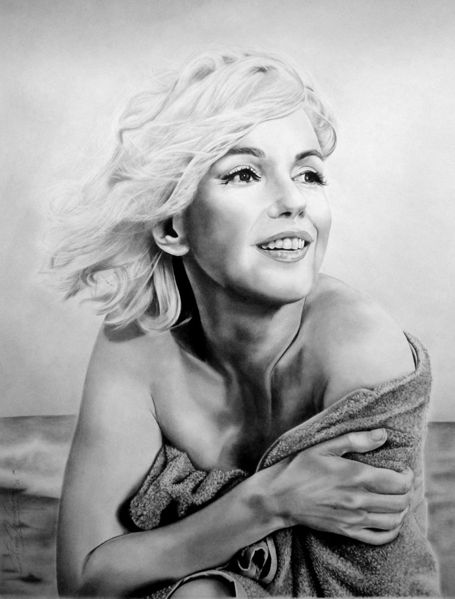 Marilyn on Santa Monica Beach