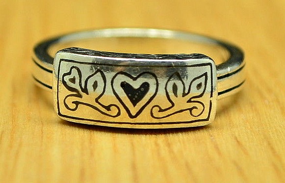 Unusual Vintage Silver Heart and Vines Ring