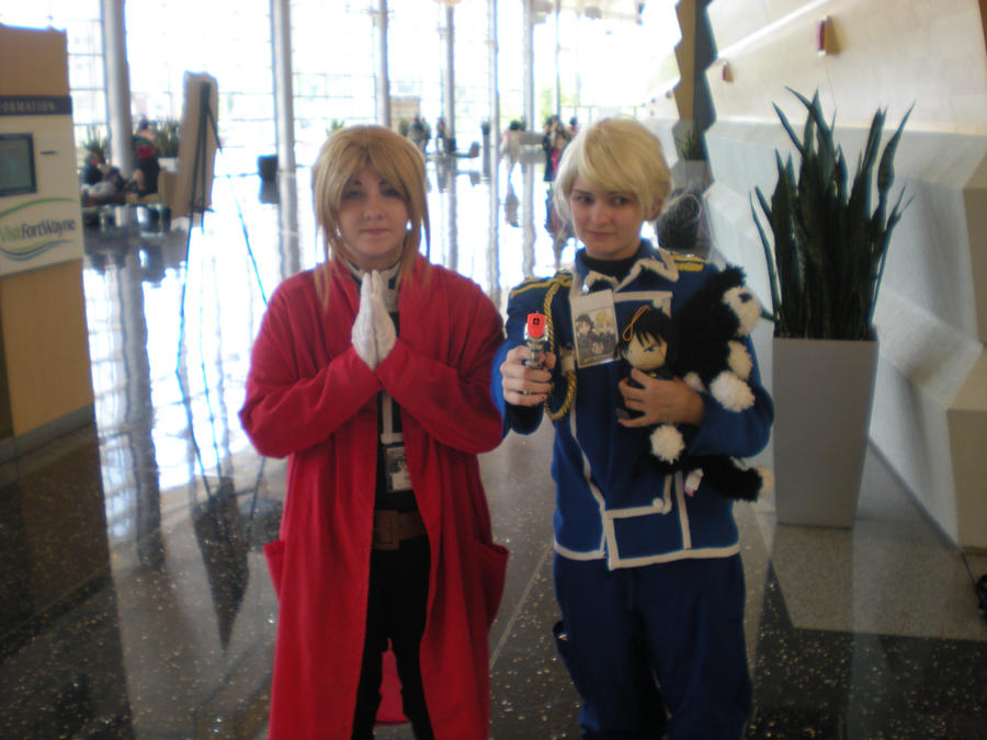 Ikasucon 2011: Edward Elric and Riza Hawkeye