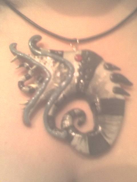 Sandworm pendant 2