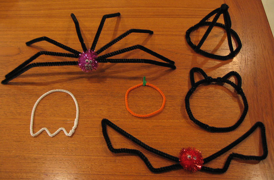 Halloween pipe cleaner things