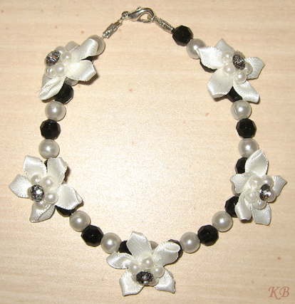 B+W Pearl Bracelet