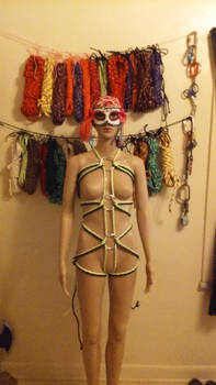 Bondage Betty, double rope, steel ring