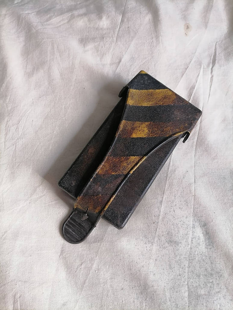 Rusty Pouch Actor Post apocalyptic rusty pouch by FrayedLisu on DeviantArt