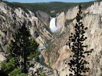 Yellowstone-River-Waterfall