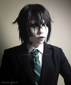 Ulquiorra - Suit n' tie