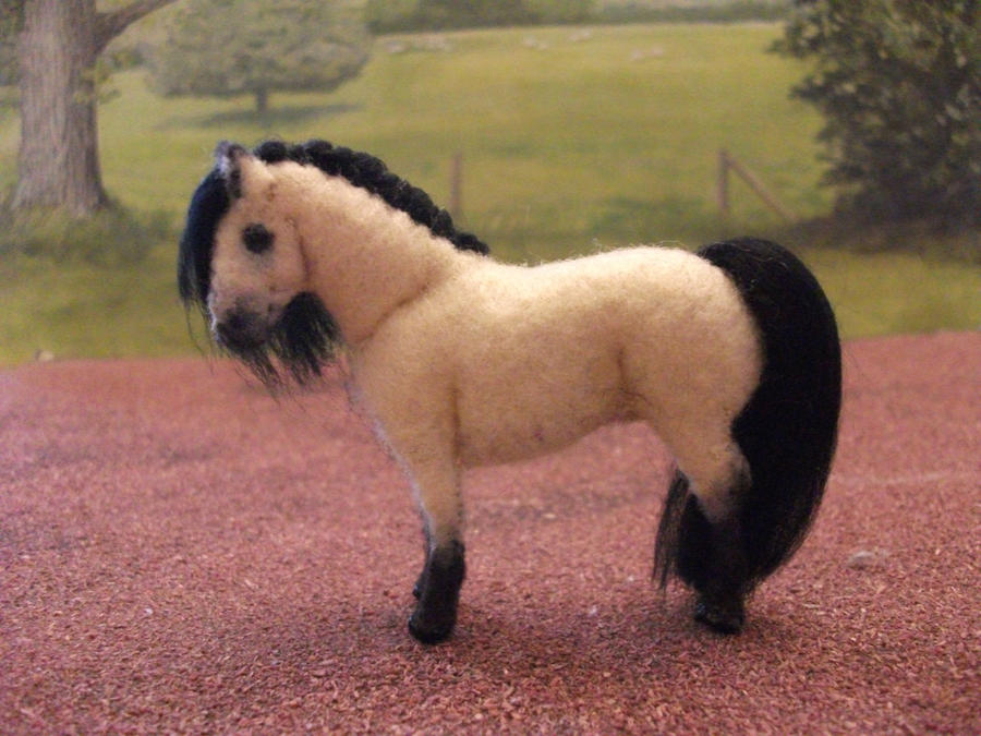 Micro mini felt model horse