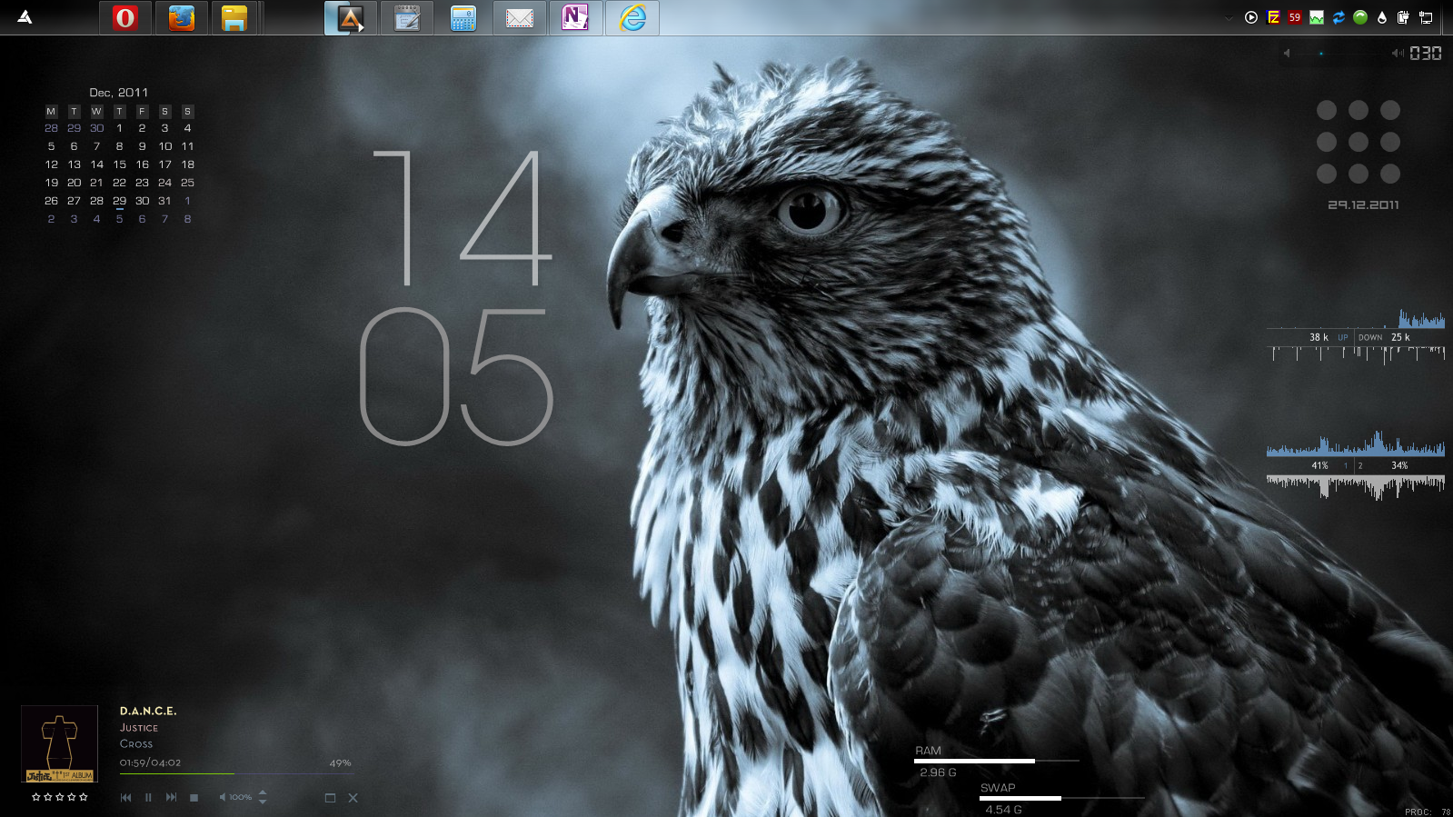 Desk 11-12-29 by Lgv91