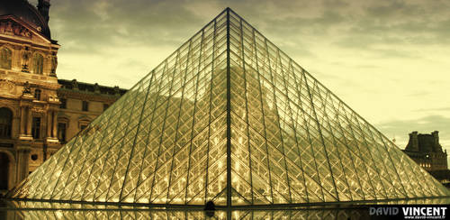 Pyramide du Louvre