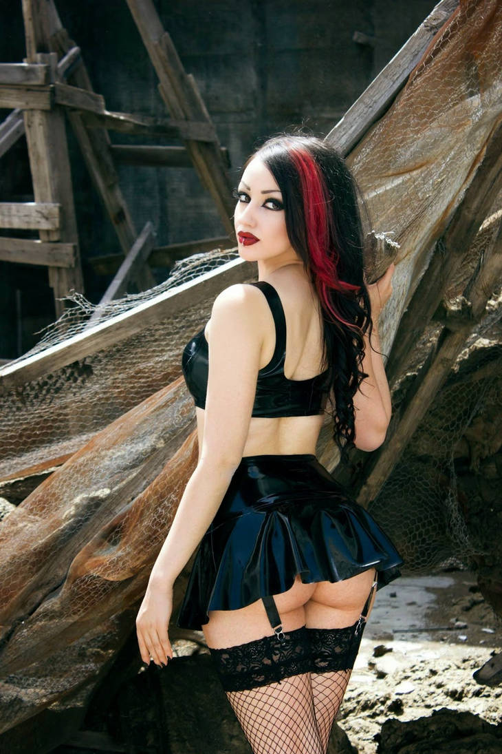 Dani divine model