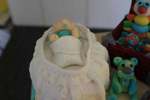 Toy box baby cake 2