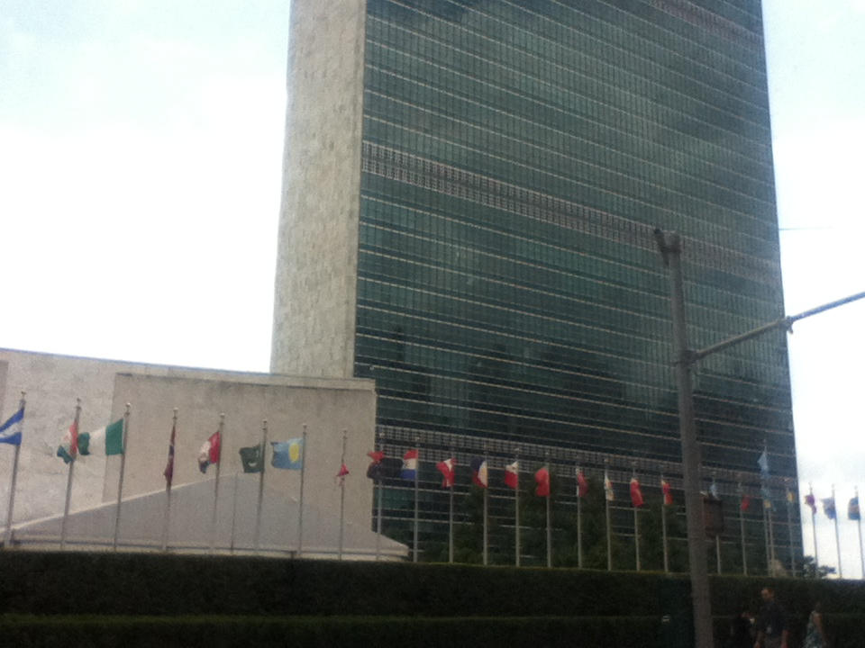 UN Building by SithVampireMaster27 on DeviantArt