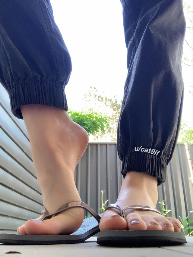 asian feet in sandals by skimmm on DeviantArt