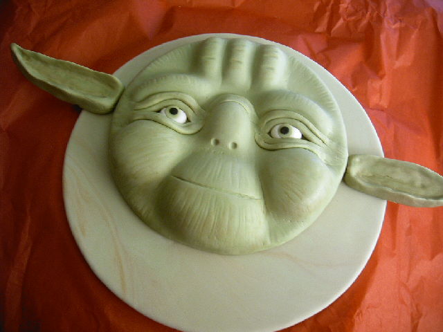 Yoda cake topper