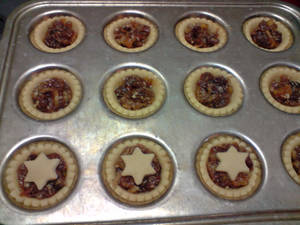 Fruitmince tarts in the making