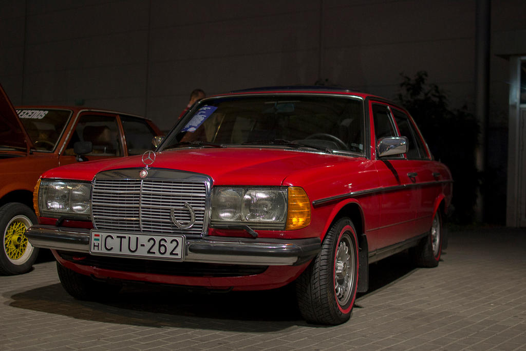 W123