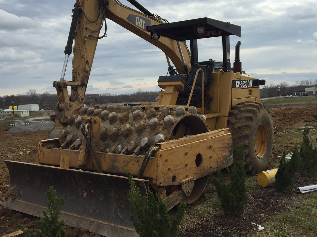 1999 Caterpillar CP-563C single drum vibratory roller in Aquilla, TX 1999 Caterpillar CP-563C single drum vibratory roller in Aquilla, TX