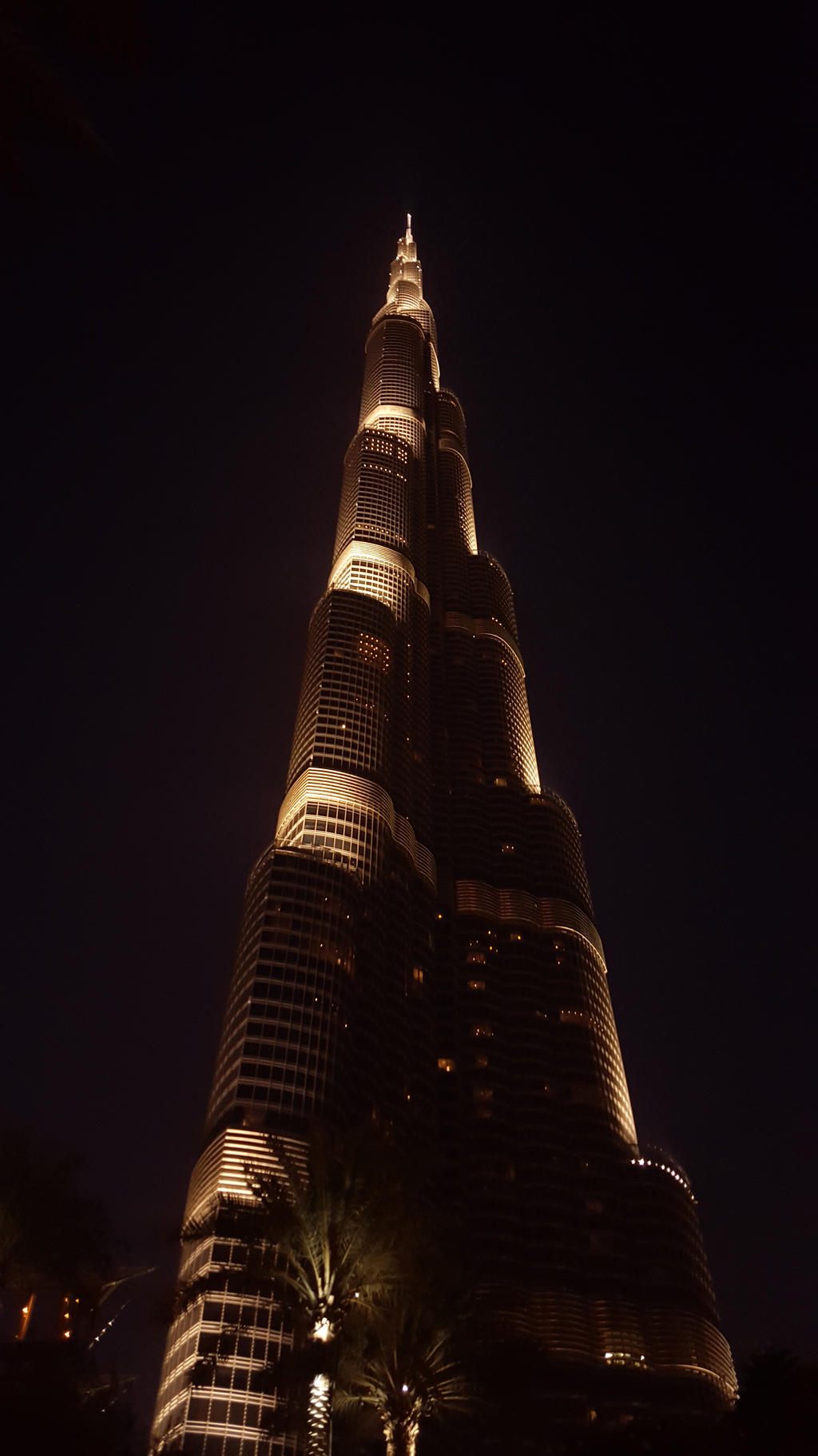 The Khalifa at night