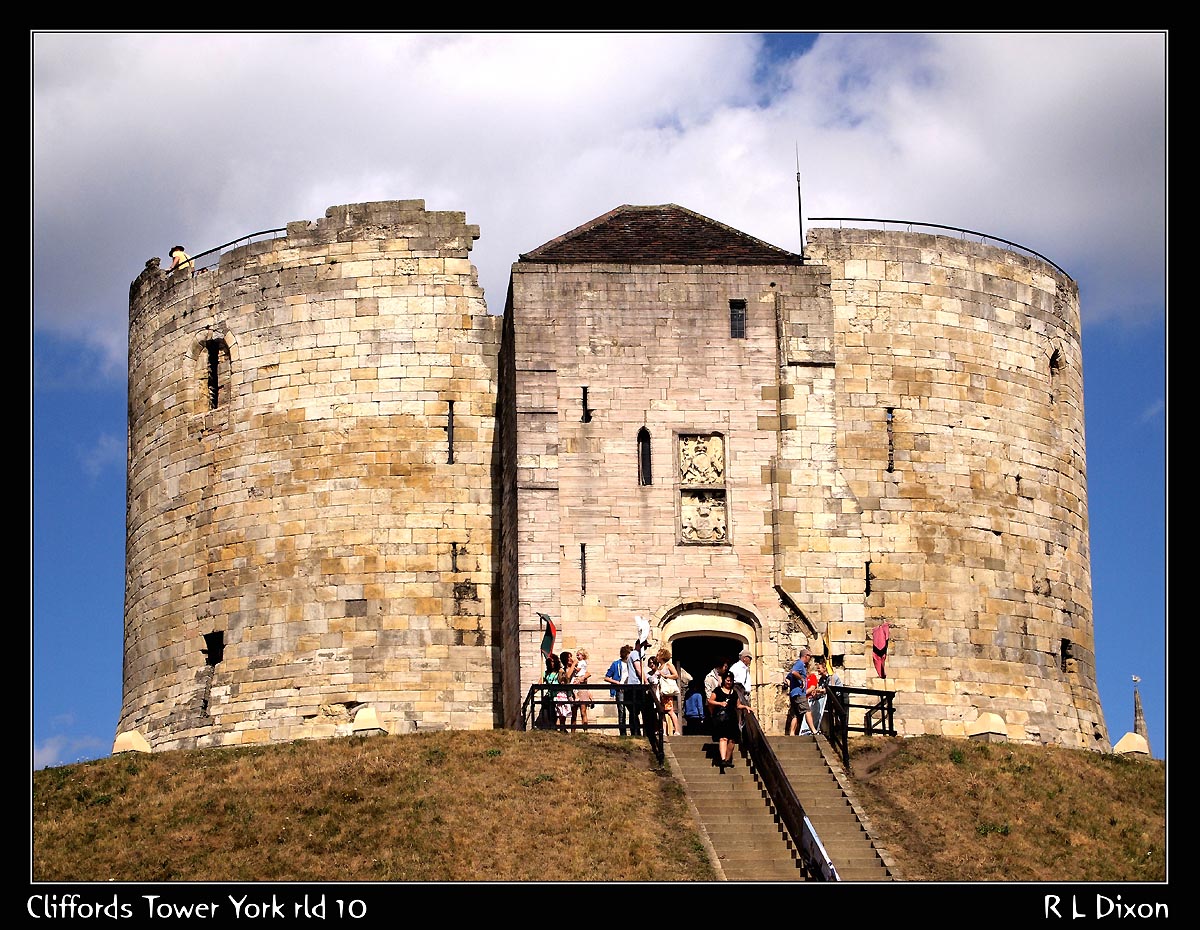 Cliffords Tower York rld 10 DAsm