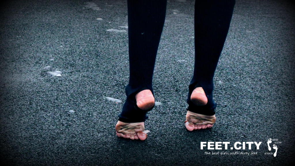 Barefoot Winter Girls 1 BY FEET CITY