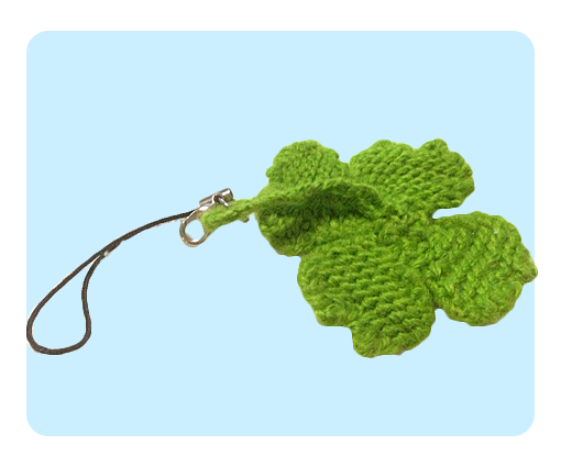 Four Leaf Clover Keychain Free Knitting Pattern by AmareeLis