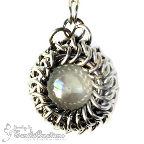 Chainmaille around a Marble pendant