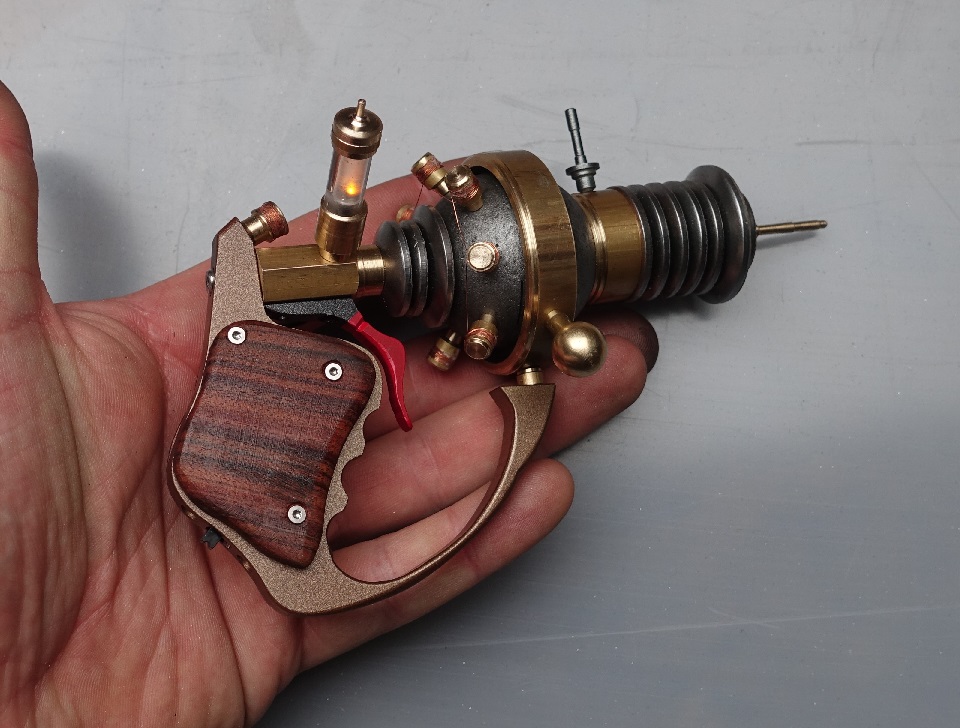 Steampunk Raygun SMALL by Anselmofanzero