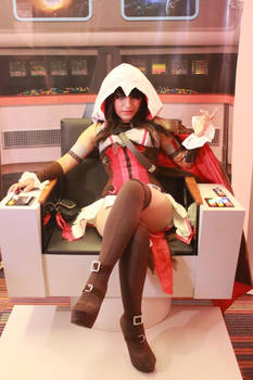 female Assassin's Creed cosplay