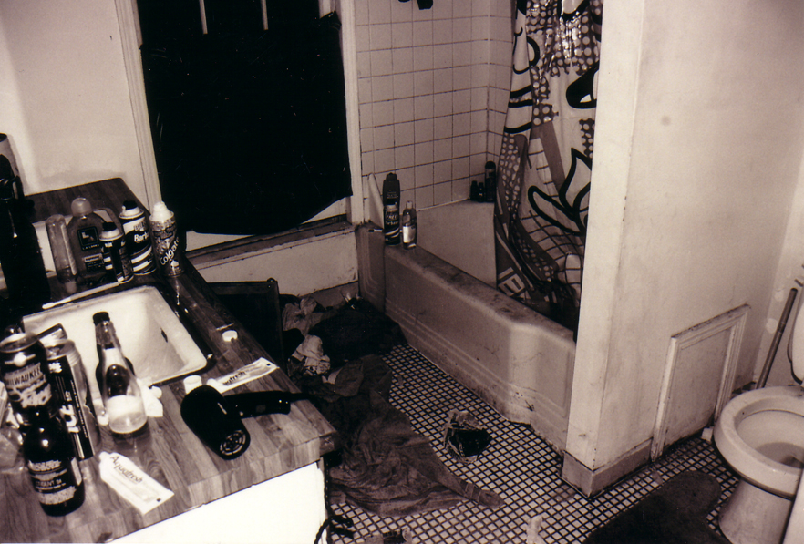 Carnage House : Bathroom