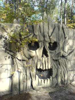 Skull Wall 2 - Silent Forest Haunt