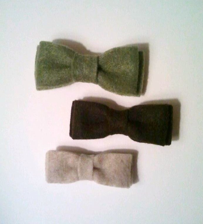 Olive, Chocolate and Oatmeal Felt Bow Magnets