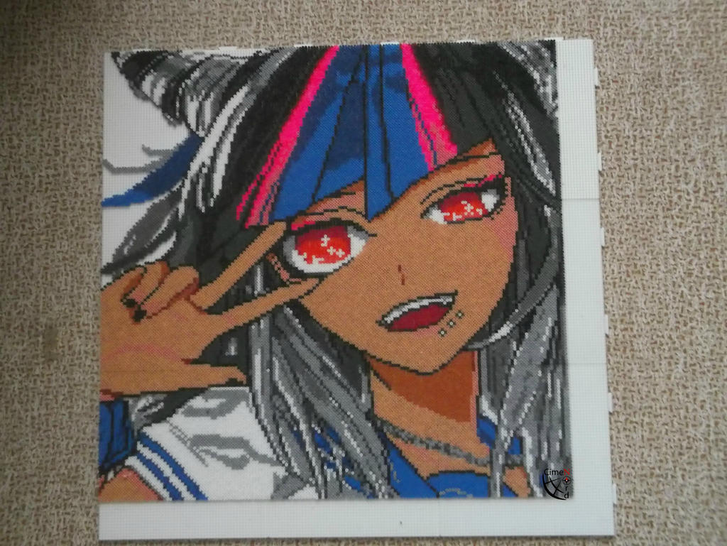 Пиксельная Ибуки Миода в клеточку