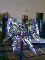 00raiser gold frame