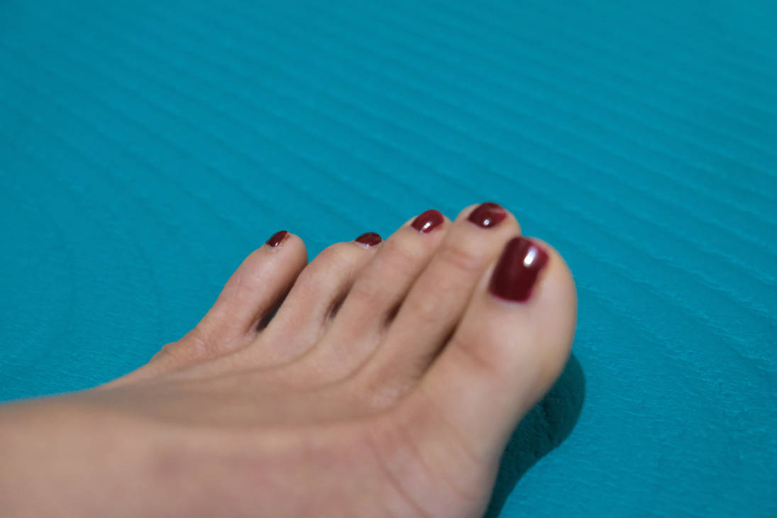 foot on the yoga mat by JamieFeet on DeviantArt