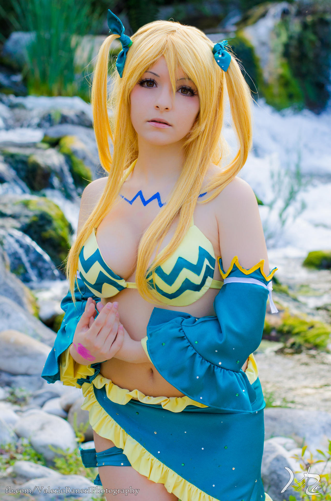 Lucy Heartfilia cosplay Aquarius star dress