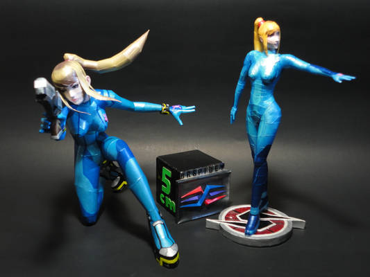 Samus Aran papercrafts (size comparizon)