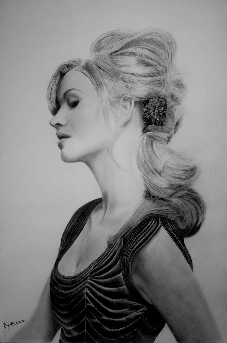 Yvonne Strahovski Drawing by enzofrenzy