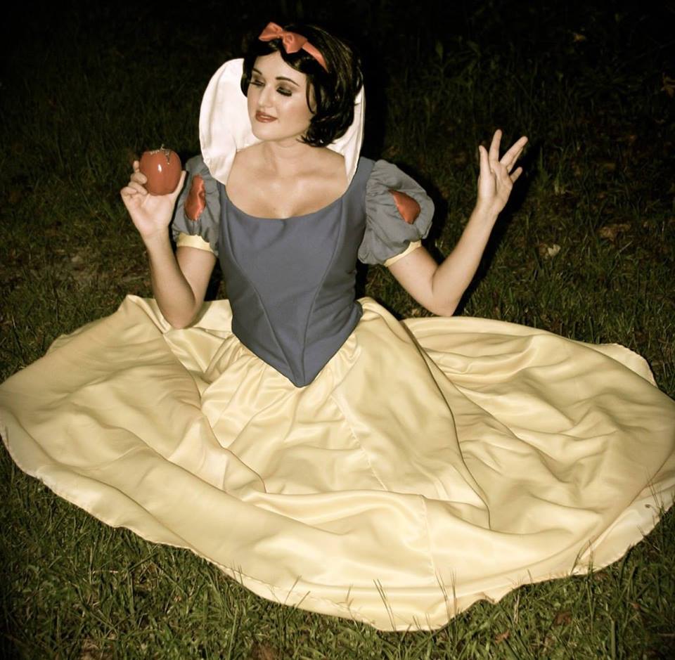 Disney Princess Snow White Cosplay