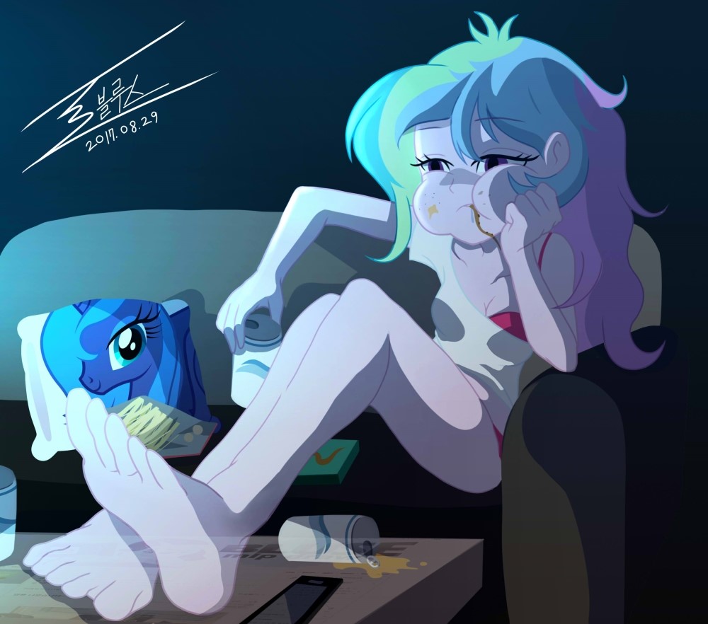 MLP Watching TV