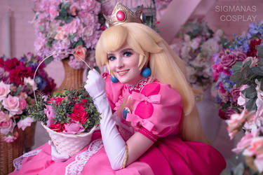 Princess Peach cosplay by SigmaNas
