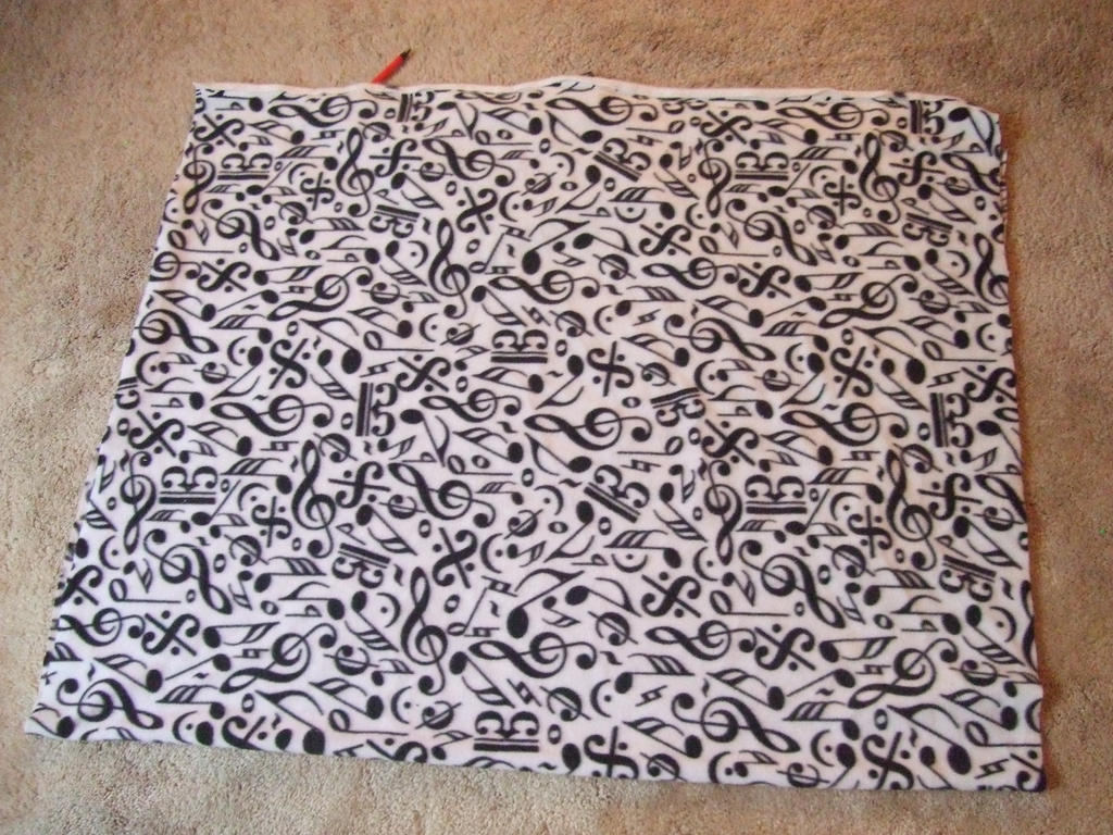 2 Yards Music Note Fleece :FOR SALE: