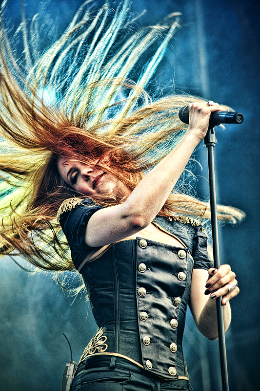 Simone Simons