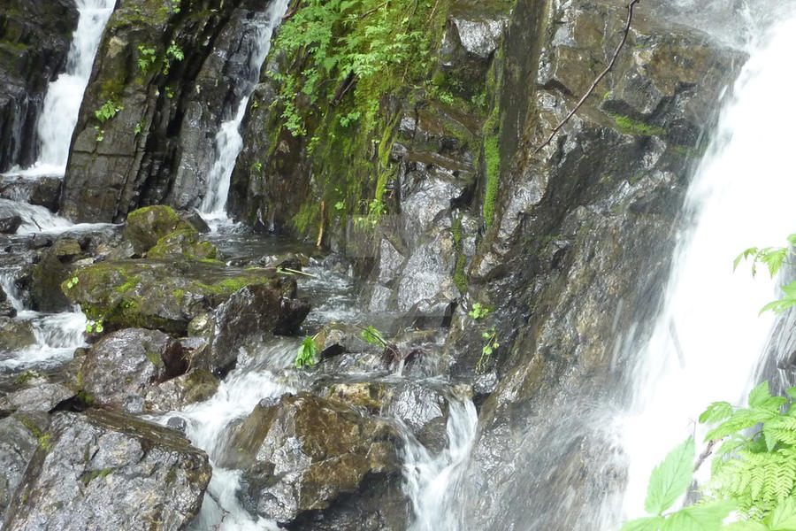 Waterfalls near Iak lake